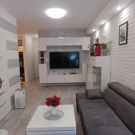 Apartament Rodzinny Z Ogrodkiem W Centrum Gizycka Lötzen Exterior foto
